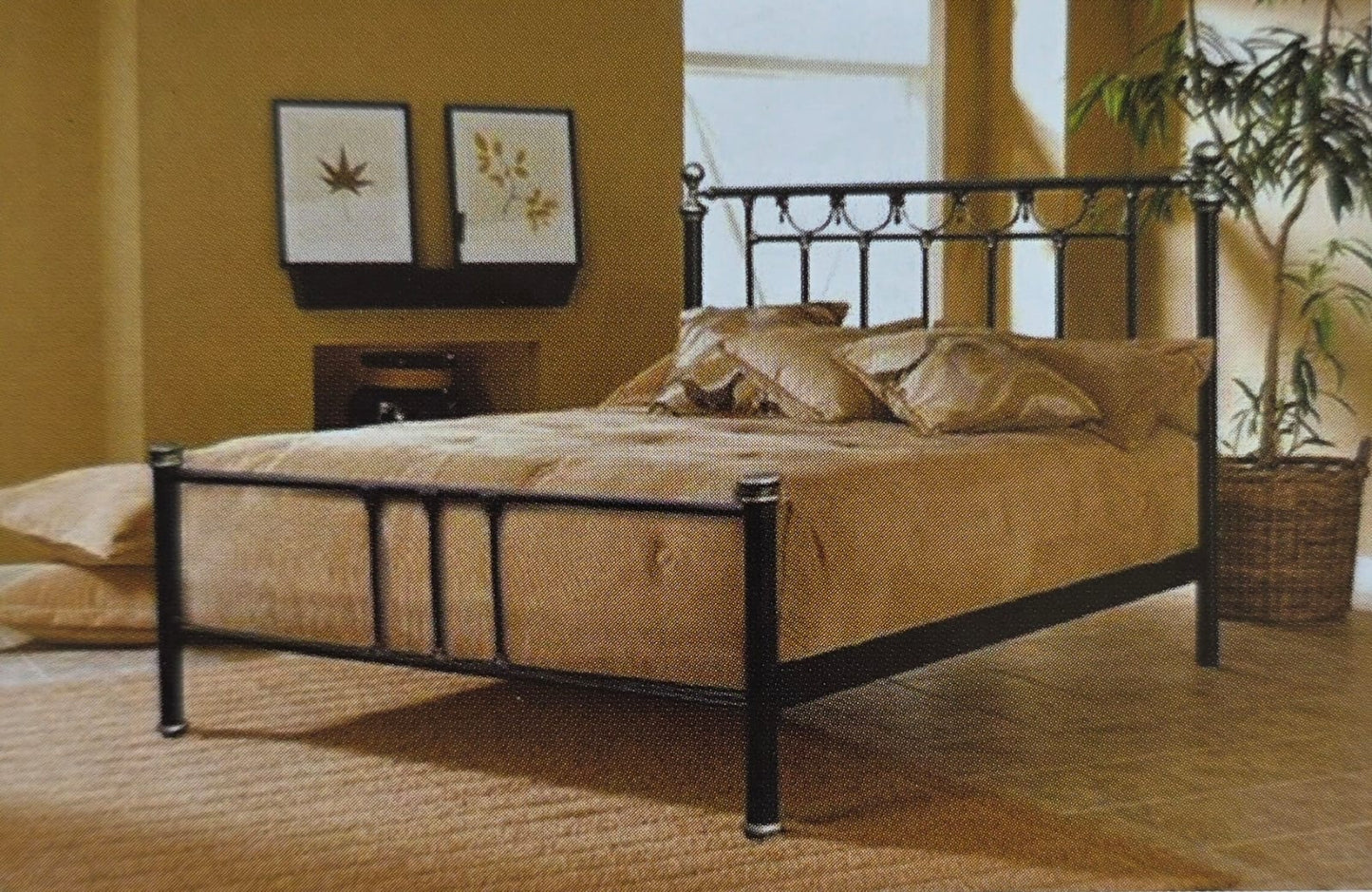 TCHY001 Double Bed (Black)