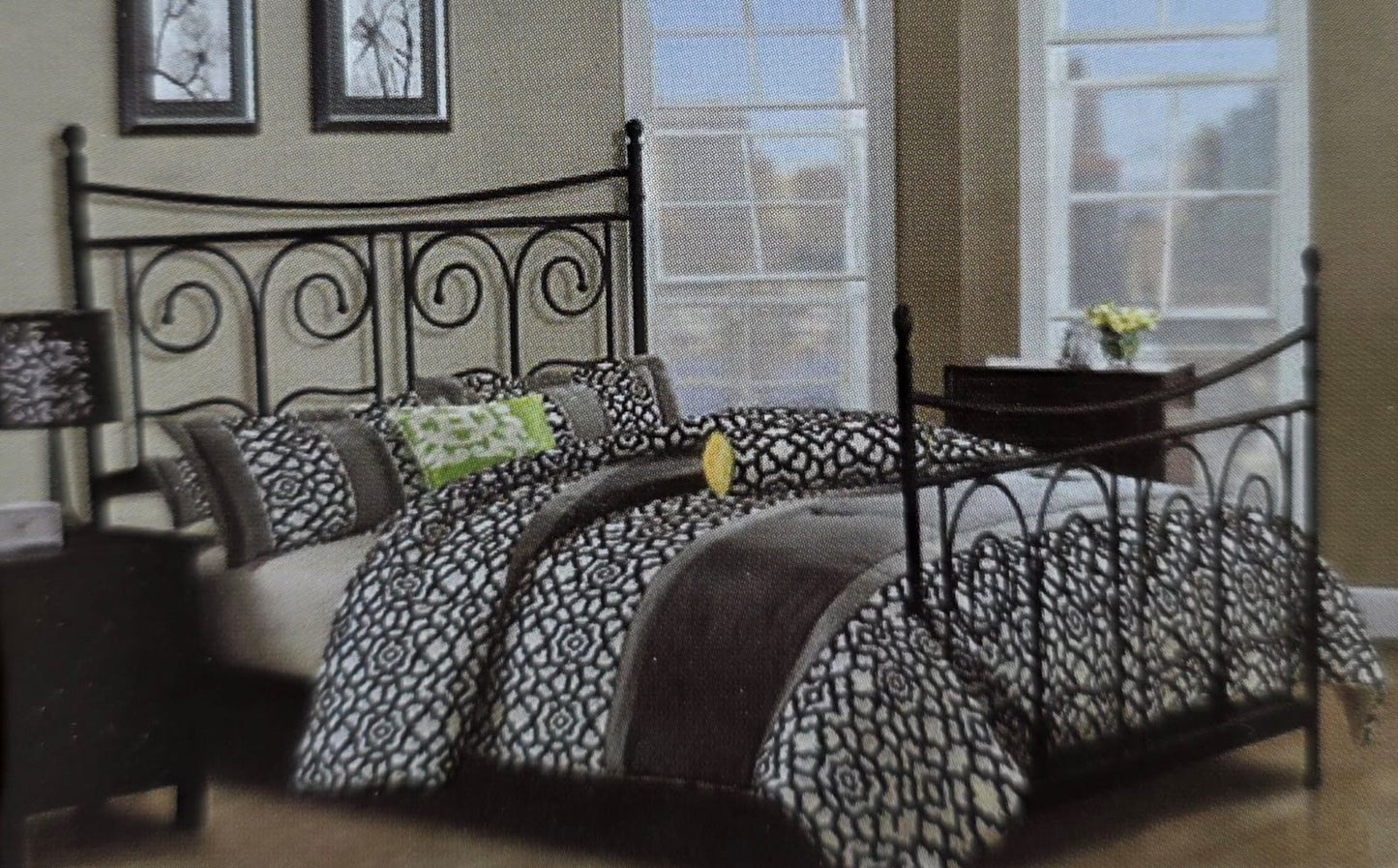 TCHY043 Double Bed (Black)