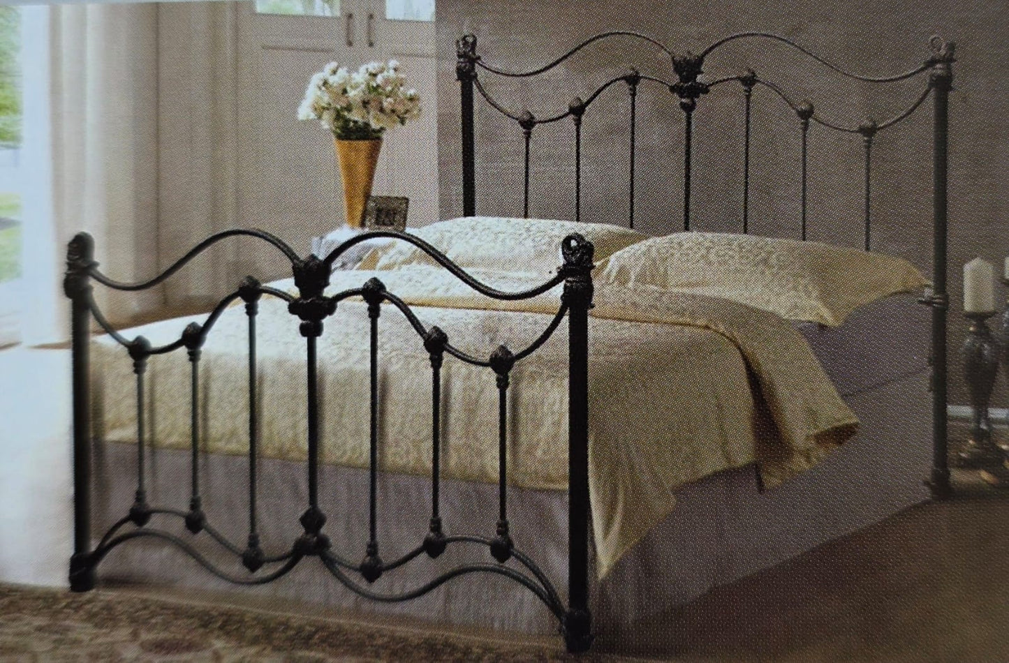 TCHY021 Double Bed (Black)