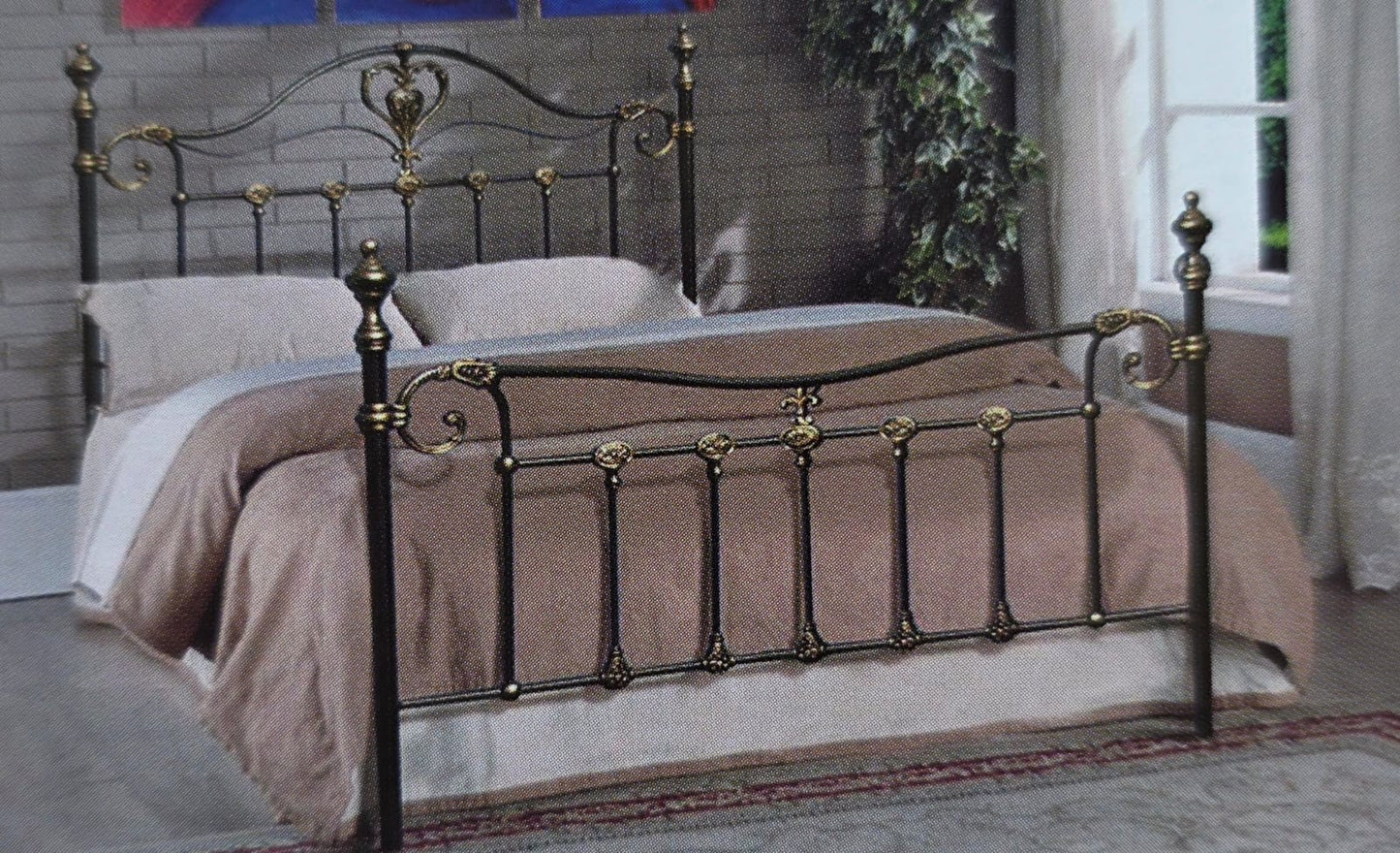 TCHY020 Double Bed (Black-Gold)