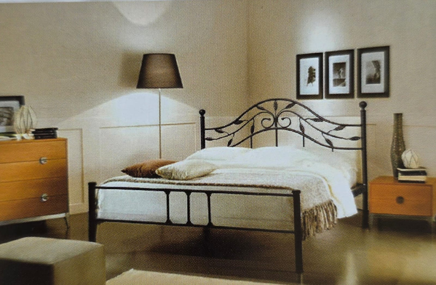 TCHY002 Double Bed (Black)